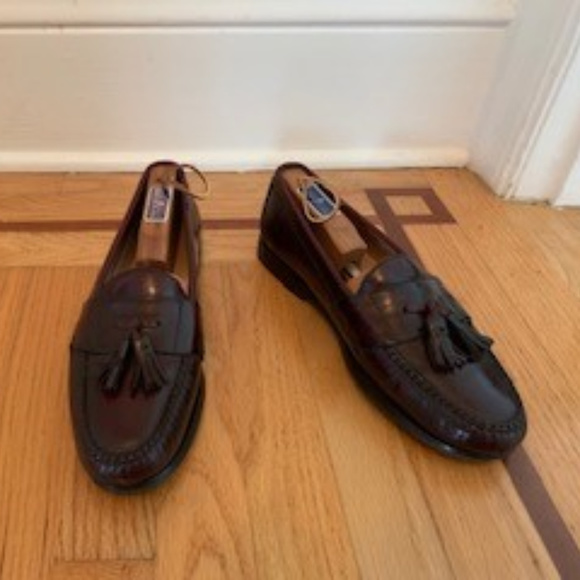 FOR SALE:Cole Haan Pinch Tassel Loafer in Burgundy - Picture 1 of 1